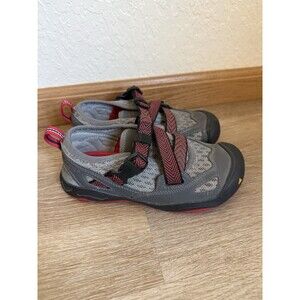 Boys KEEN Shoes Gray Red Buckle Strap Hiking Shoes Size 3 Youth